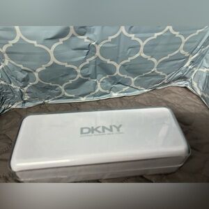 EMPTY DKNY Glossy White Eyewear Case